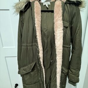 Jessica Simpson maternity Winter Jacket with Faux Fur Trim